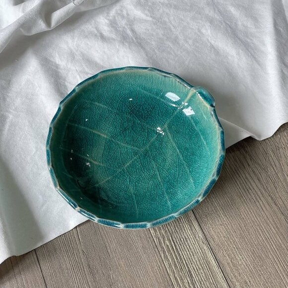 Handcrafted Green Crackle Glaze Ceramic Bowl - Picture 2 of 3